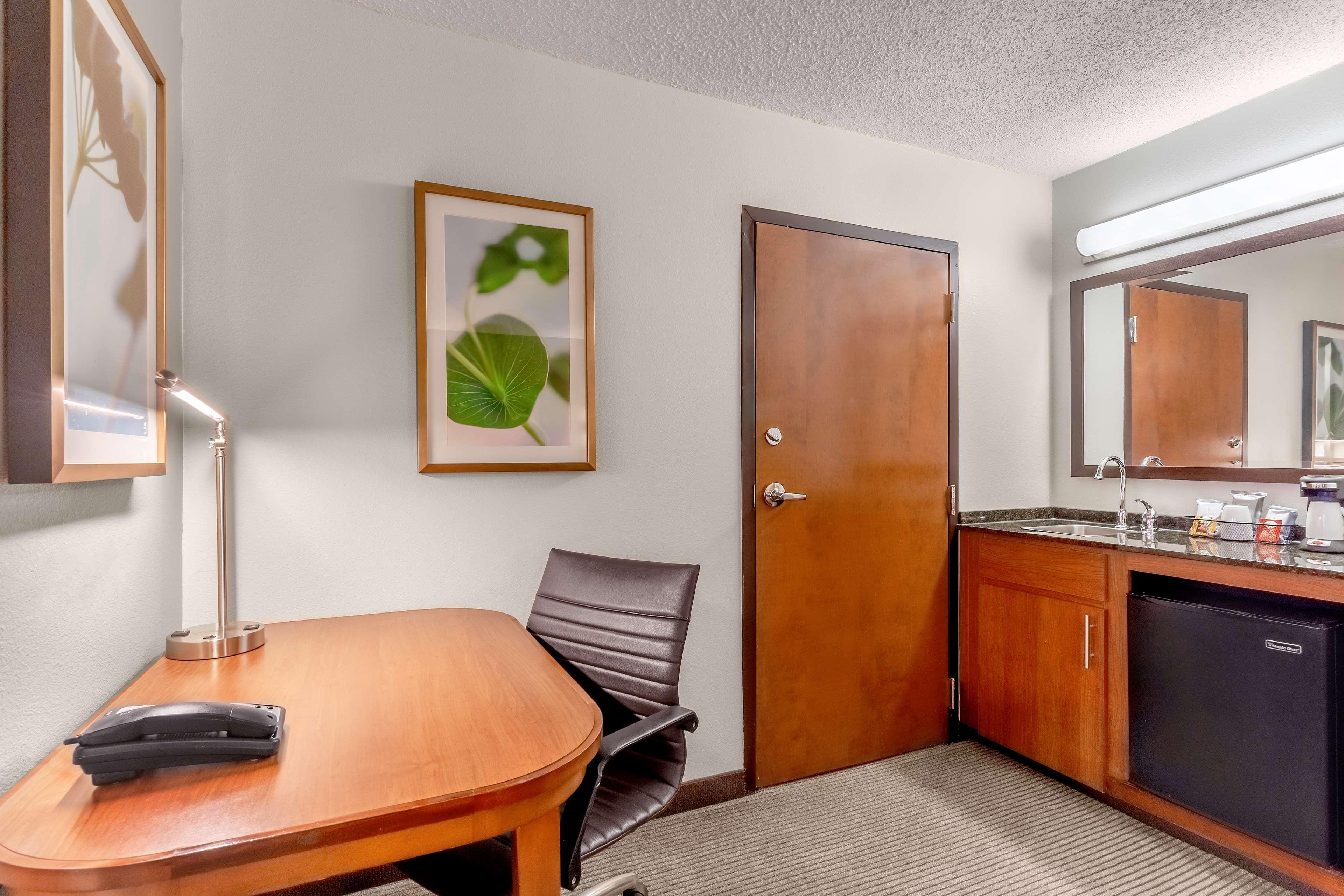 Hyatt Place Charlotte Airport Billy Graham Parkway Екстериор снимка