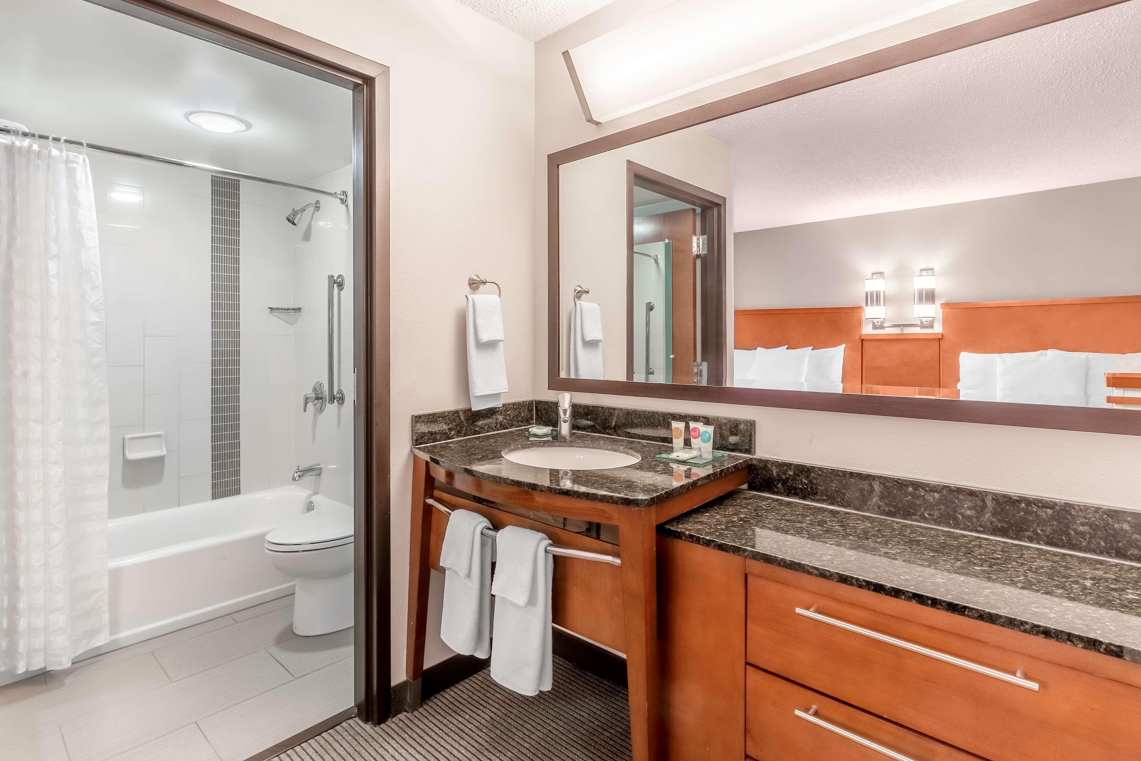Hyatt Place Charlotte Airport Billy Graham Parkway Екстериор снимка