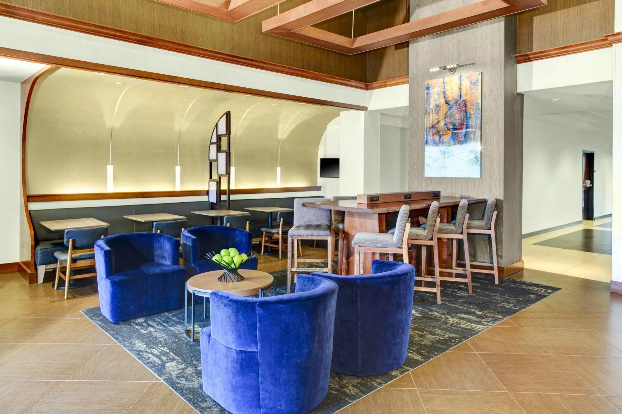 Hyatt Place Charlotte Airport Billy Graham Parkway Екстериор снимка